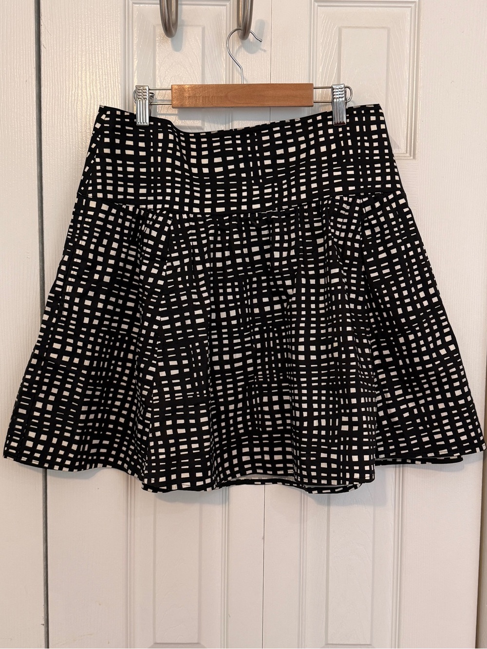 Theory Cotton Black and White Pleated Checkered Skirt with Pockets